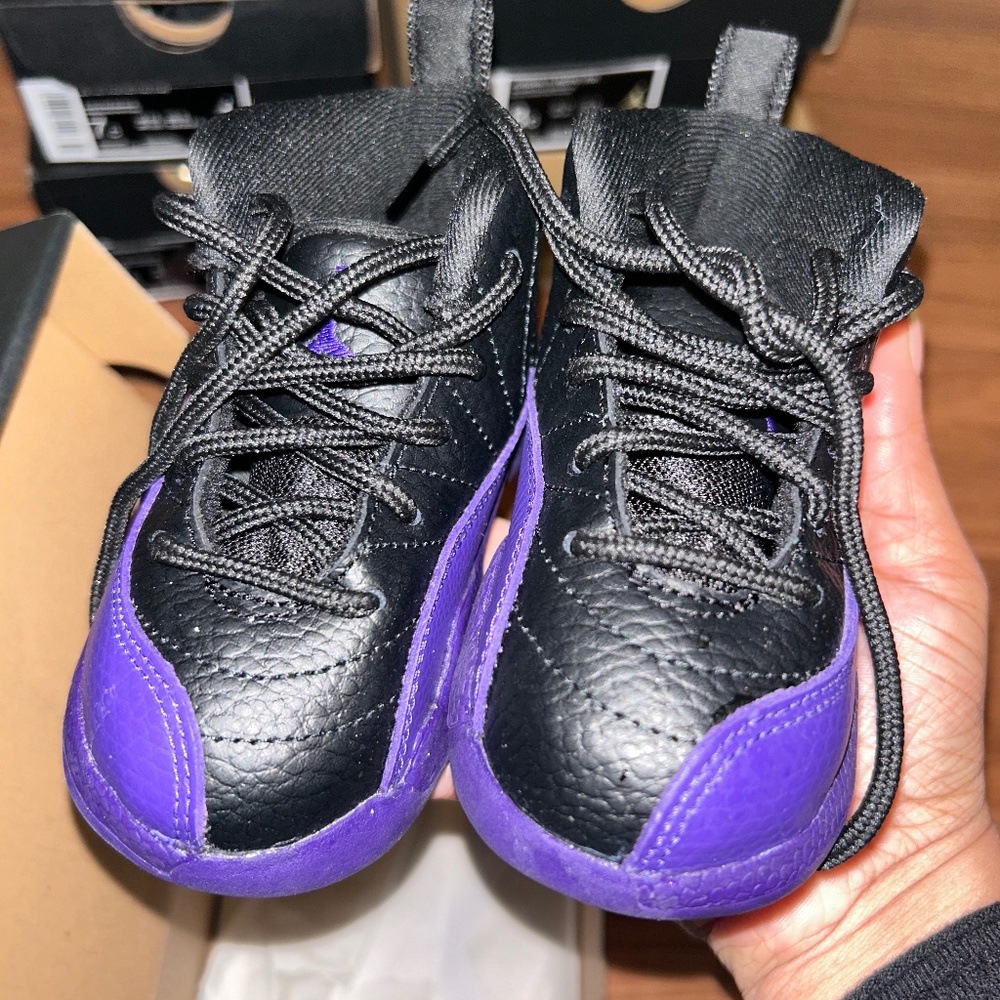7c Jordan Retro 12